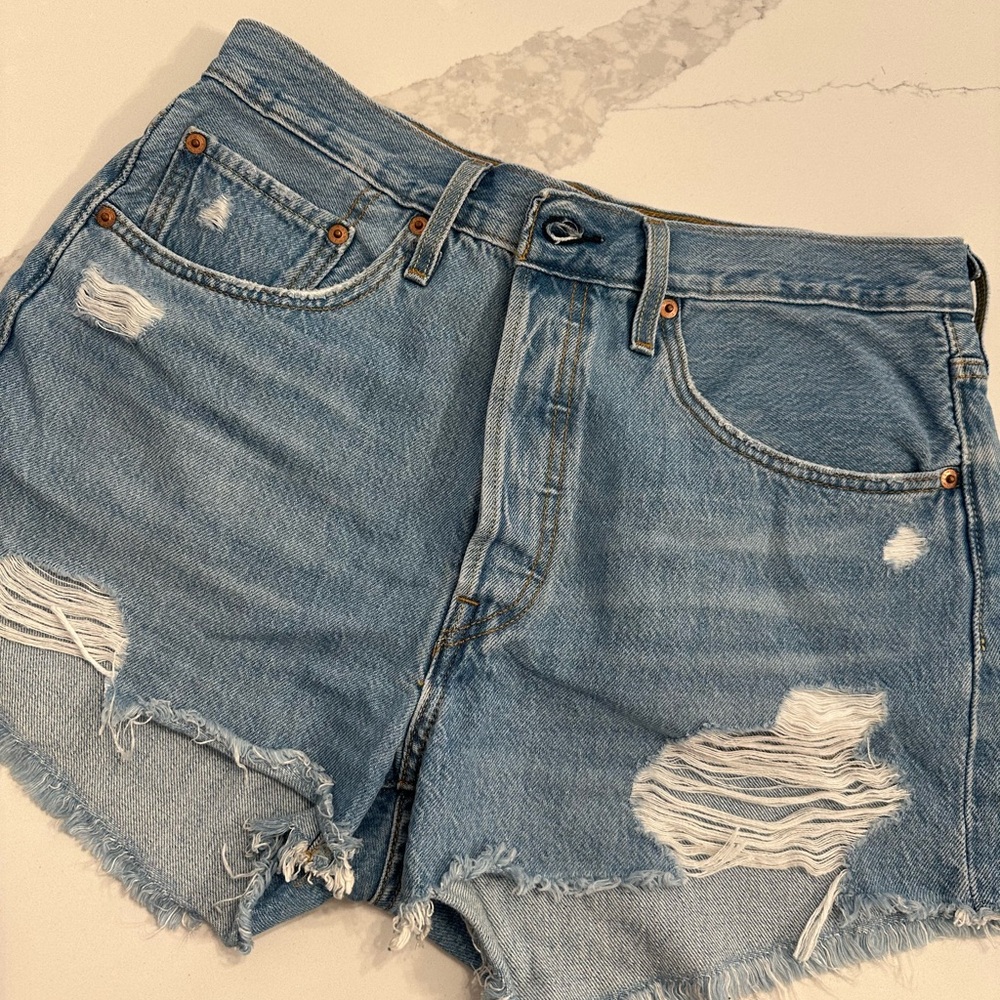Levi denim shorts 30